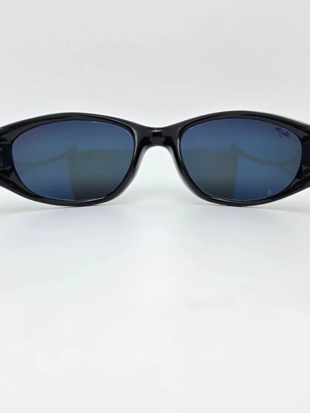 Maui Jim MJ142-02 Volcano Black Frame Polarized Grey Glass Lens Sunglasses Japan